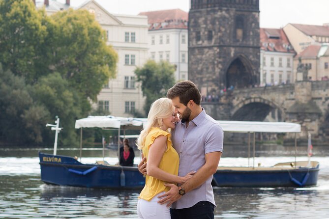Private Photoshoot Tour in Prague - Stop 1: Staroměstské náměstí and the Astronomical Clock Photo Setup