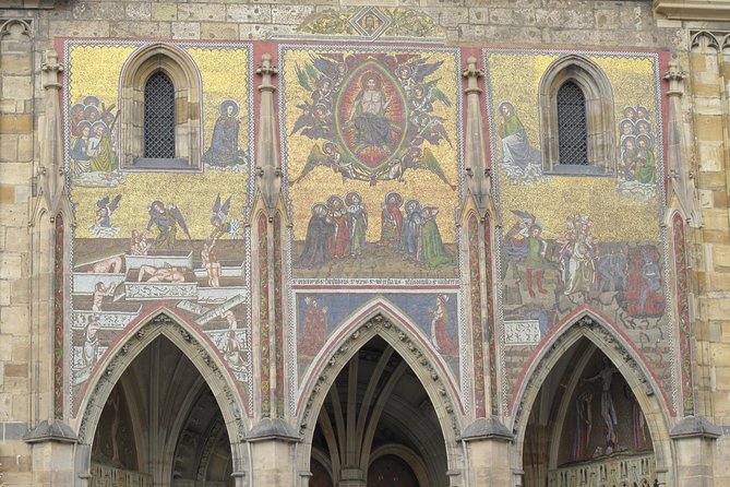 Private Prague Castle Tour with a Czech Guide, meet up at hotel - What you’ll actually pay: price and the €15 castle ticket