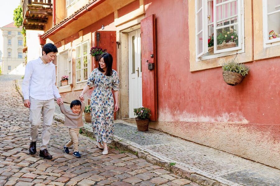Private Prague Sunrise Photoshoot + Walking Tour - Why Prague sunrise photos feel different from normal sightseeing