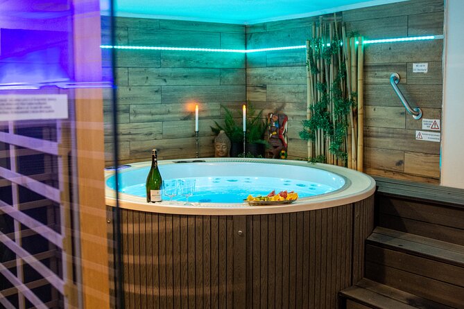 Private Spa with Jacuzzi and Sauna - BLACK ZONE - Privacy Is the Point: Private Use for Your Group