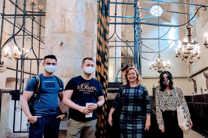 Private Stories of Jewish Prague Walking Tour - Klausen Synagogue and the feeling of life through objects