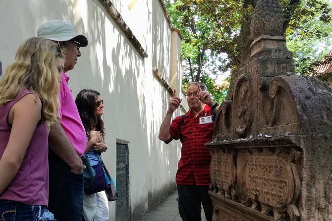 Private Stories of Jewish Prague Walking Tour - The cemetery stop where names do the talking