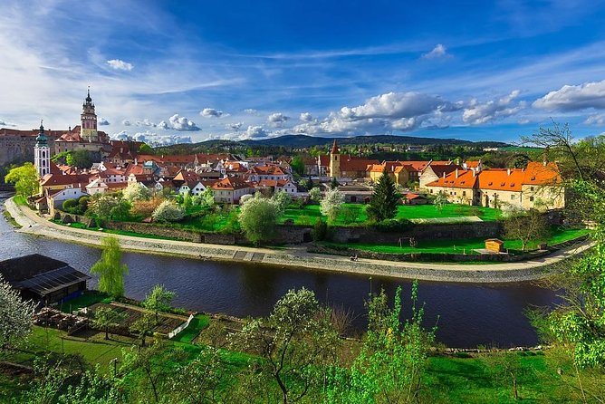 Private Tour to Cesky Krumlov from Prague - Cesky Krumlov Castle: your first hour, where the town’s power shows