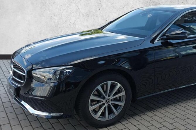Private Transfer from Prague Airport to Prague City Hotels 1 - 3 pax - Private for 1 to 3 people: value that feels real