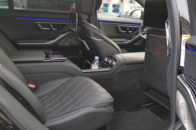 Private Transfer from Prague Airport to Prague City Hotels 1 - 3 pax - What you might experience from your driver