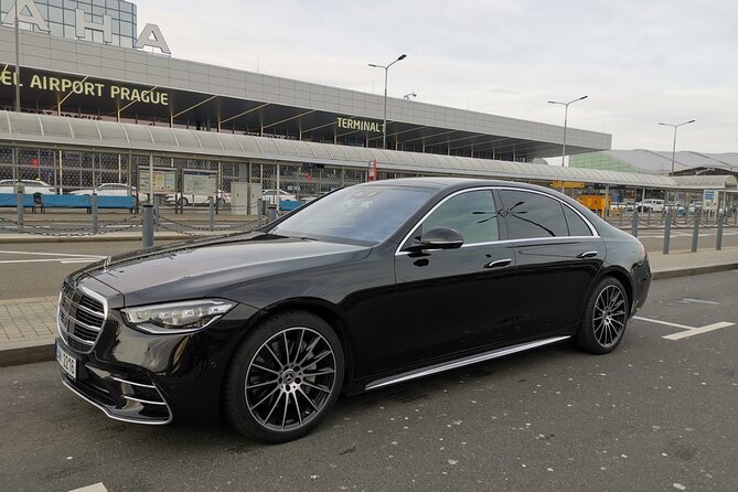 Private Transfer from Prague Airport to Prague City Hotels 1 - 3 pax - Who should book this private airport-to-hotel transfer