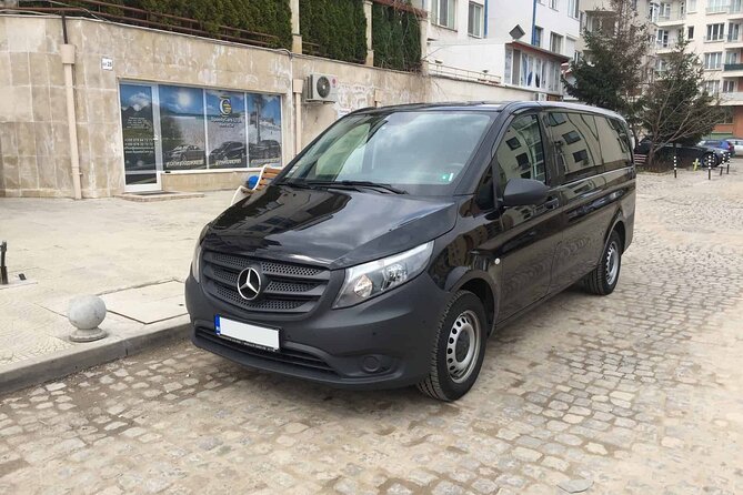 Private Transfer from Prague Airport to Prague City Hotels 1 - 7 pax - Finding Your Driver in Arrivals Hall (With a Name Sign)