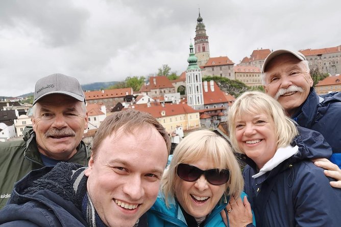 Private UNESCO Český Krumlov Trip from Prague with Local Guide - Best viewpoint finish, then 2 hours to roam