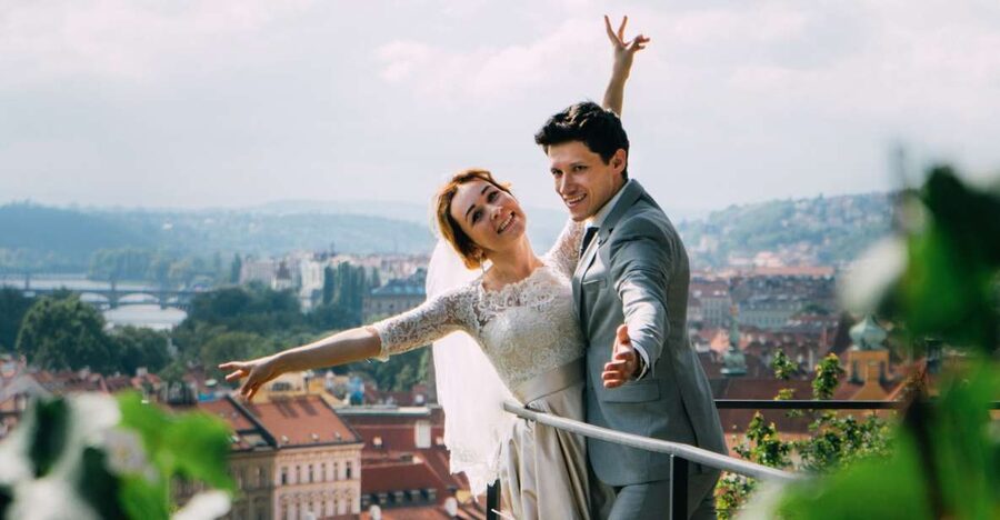 Professional photoshoot in Prague - 1 hour, 30 or 15 min - Timing Matters: 15, 30, or 60 Minutes and How Many Photos You Get