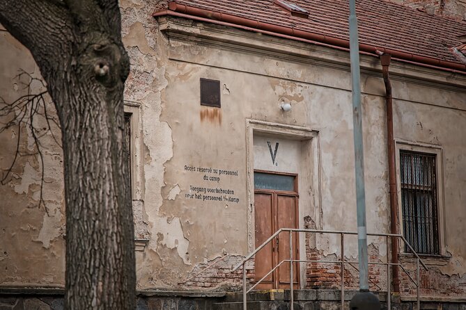 Psychiatric Hospital & Abandoned Cemetery - Who should book this Prague psychiatry night tour