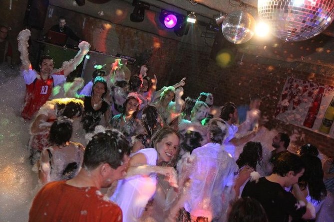 PUB und CLUB Crawl in the Czech Republic: Pilsen - English, German Group Energy, and Getting the Most Out of It