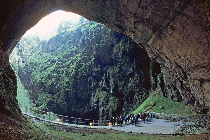 PUNKVA CAVES, ABYSS and PERNSTEJN CASTLE =only from Apr to Sep - Pernštejn Castle and the reality of a stair-heavy guided visit
