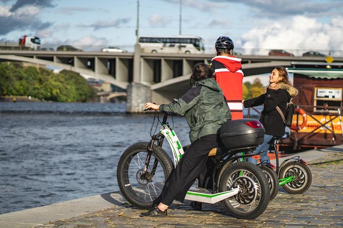 Rent your E-Scooter Hugo Bike in Prague! - The Real Meaning of Comfort: Stability and a No-Foot-Start Approach