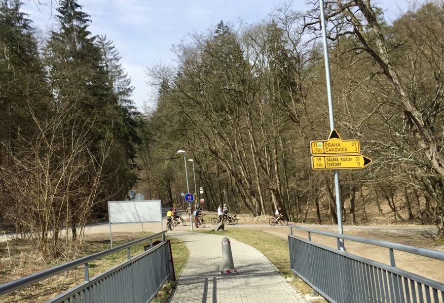 Self-Guided Bike Tour to Unetice Brewery - Únětice and the brewery lunch: where the day slows down