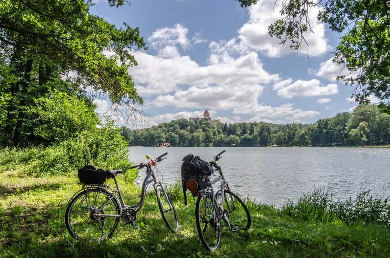Self-Guided Bike Tour to Unetice Brewery - Starting at Dlouha 24: bikes, gear, and why it matters