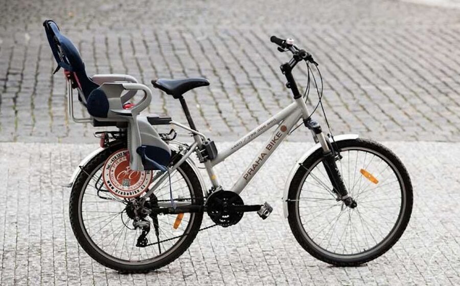 Self-Guided City Bike Tours - Troja by bike: the Vltava River, Stromovka Park, and Troja Chateau