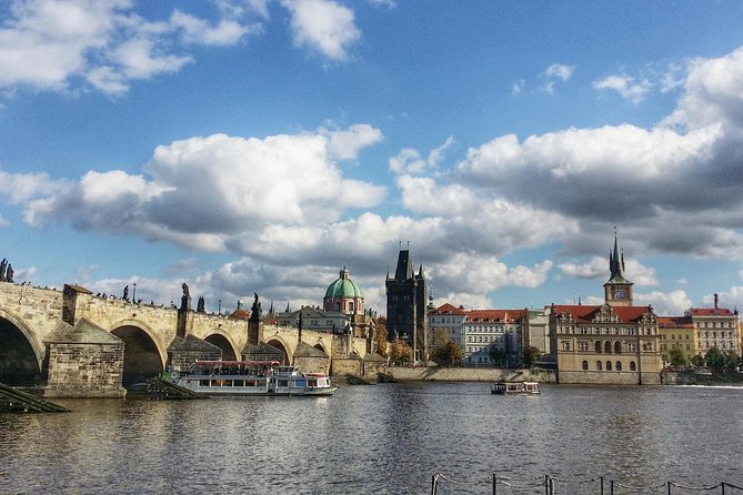Shared Arrival Transfer: Prague Airport to Hotels - The big value question: is this price fair versus taxis?