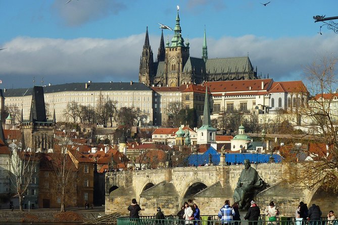 Shared Arrival Transfer: Prague Airport to Hotels - Luggage rules that can trip you up (read this part)