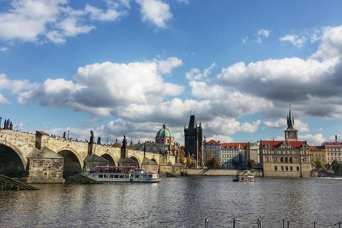 Shared Departure Transfer: Prague Hotel to Prague Airport - What You Get in the Van: Comfort, AC, and Luggage Handling