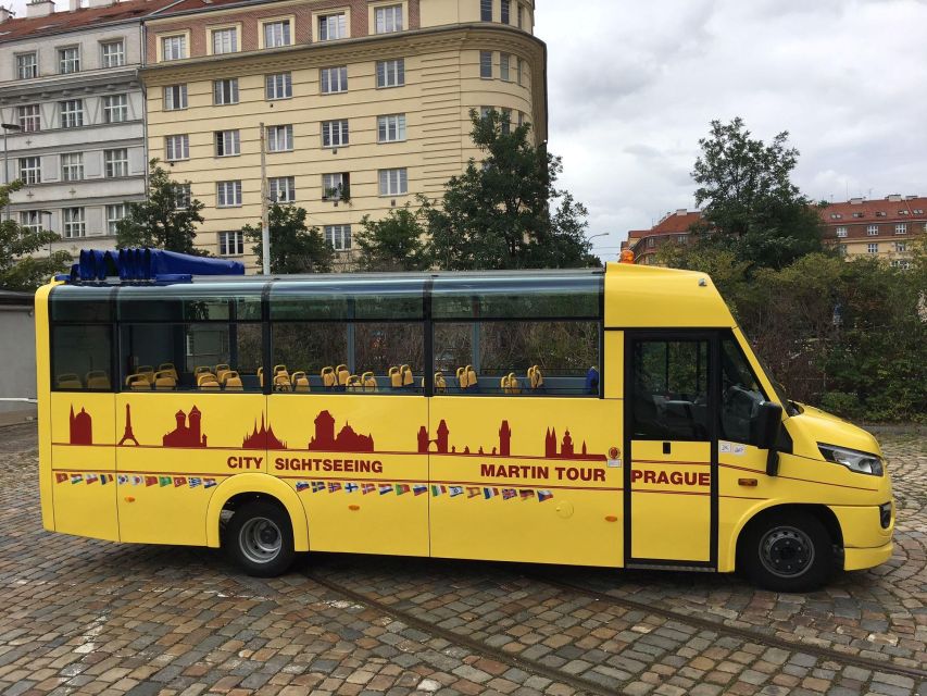 Short city tour by bus - 1 hour - Old Town Square landmarks: more than a famous name