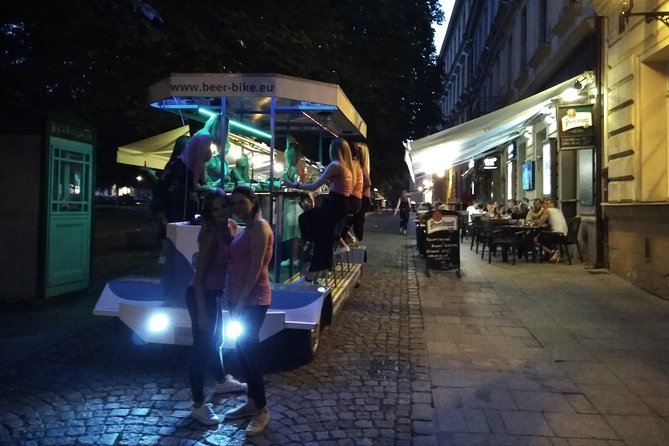 Sightseeing Tour in the Czech Republic: Beer Bike in Pilsen - The sightseeing stops: church spire, synagogue, Czech-life exhibits, and museum time