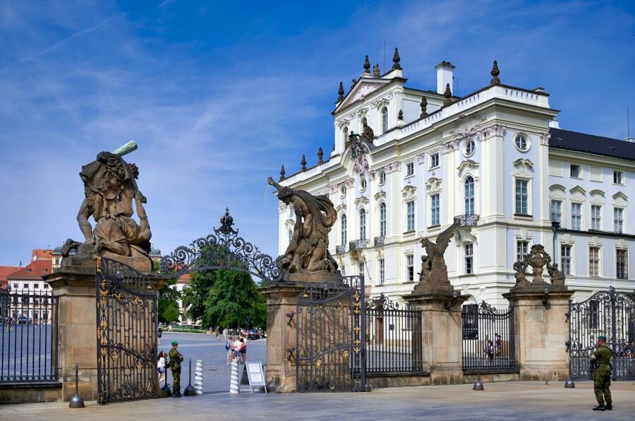 Skip-the-line Lobkowicz Palace Private Tour & Concert - Who should book this tour