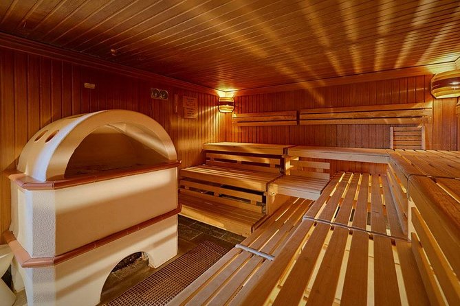 Small-Group Saxon Switzerland NP Easy Tour & Unlimited Thermal Baths - Lunch, snacks, and drinks that keep the day from getting messy