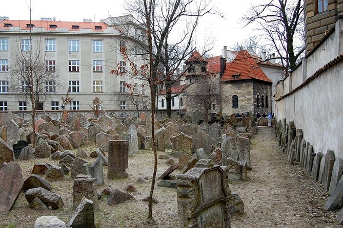 Small-Group Tour through the History of Jewish Prague - Meeting point and timing, so you do not feel rushed