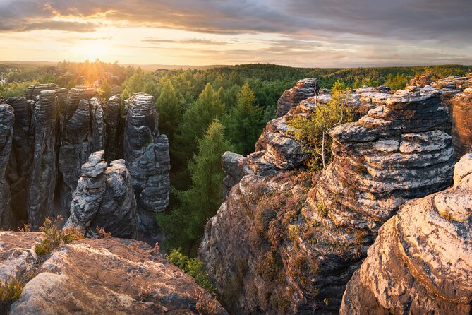 Stunning Views of Bohemian Switzerland: Gate, Tisa Rocks, Bastei - Sokoli hnizdo: pairing the main gate with a second perspective