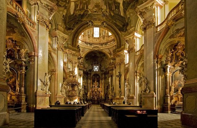 The essentials of Prague - Malá Strana: picturesque neighborhood, better with explanations