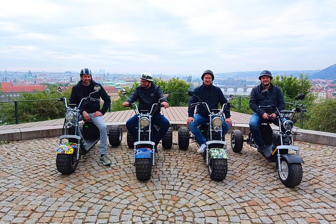 The Highlights of Prague on eBike or electric Scooter - David Černý moments: Crawling Babies and the peeing statues