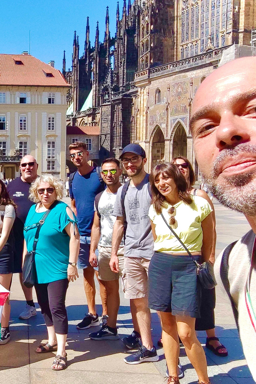 Tour of Prague Castle in italian language ticket included - Italian-language tour inside Prague Castle: easier than you think