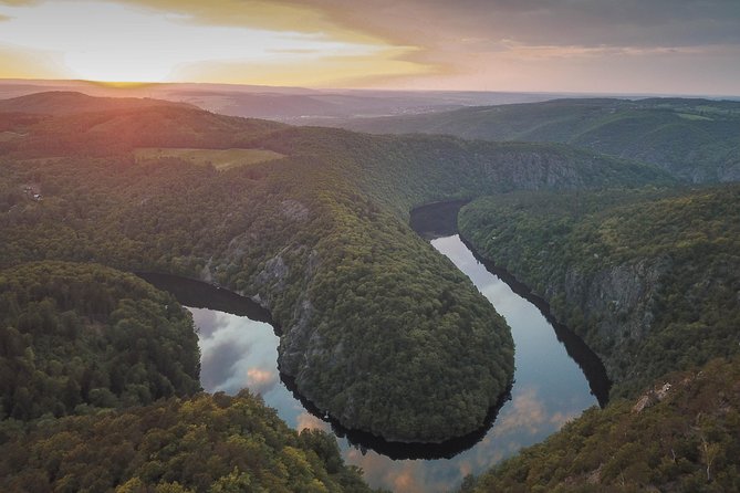 Trip to Viewpoint Maj Czech Horseshoe Bend - The drive out of Prague sets the tone fast