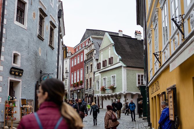 UNESCO Cesky Krumlov from Prague with Guided Tour and Transfer - Český Krumlov Castle: what that 45-minute visit really gives you