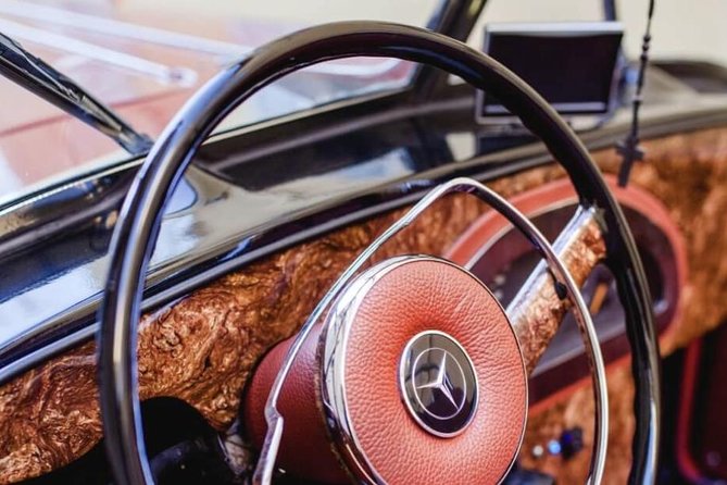 Vintage Cars Prague - Grand City Tour 150min / 1-6 pers. 2,5hrs - Prague Castle from the inside out, without the climb