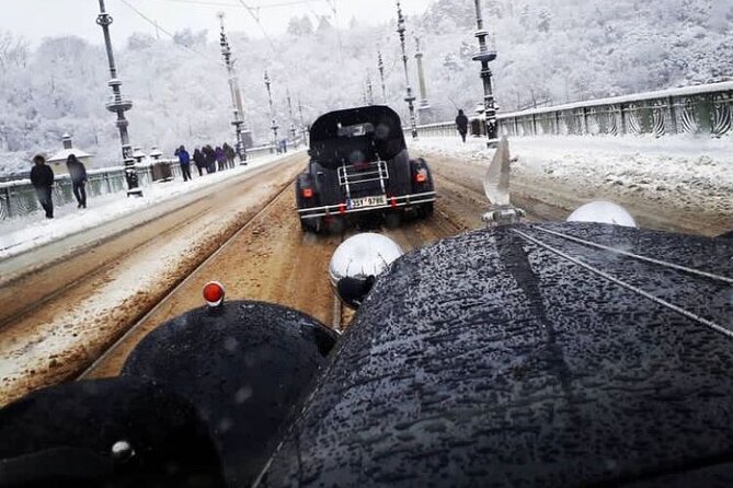 Vintage Cars Prague - Grand City Tour 150min / 1-6 pers. 2,5hrs - Pickup that prevents first-day chaos