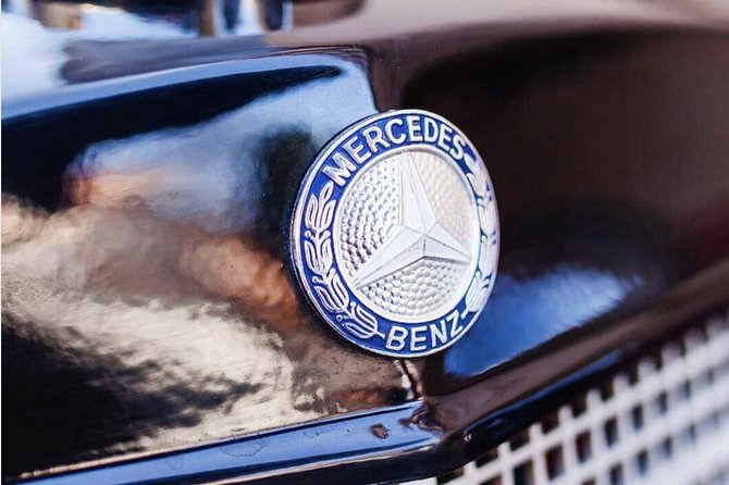Vintage Cars Prague - Sightseeing Tour 90min / 1-6 pers. - St Nicholas Church, Lesser Town baroque style, and a quick architectural moment