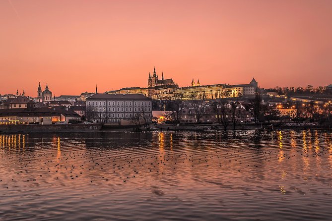 VIP Private tour Prague: Castle, Lunch, Beer, Boat - Lennon Wall and Prague’s street-art memory in 15 minutes