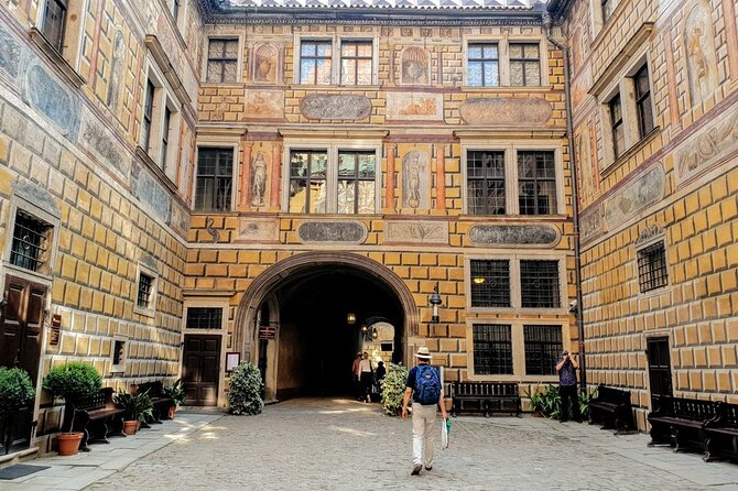 Walking private guided tour in Cesky Krumlov with local certified guide - Who This Tour Fits Best (and Who Might Skip It)