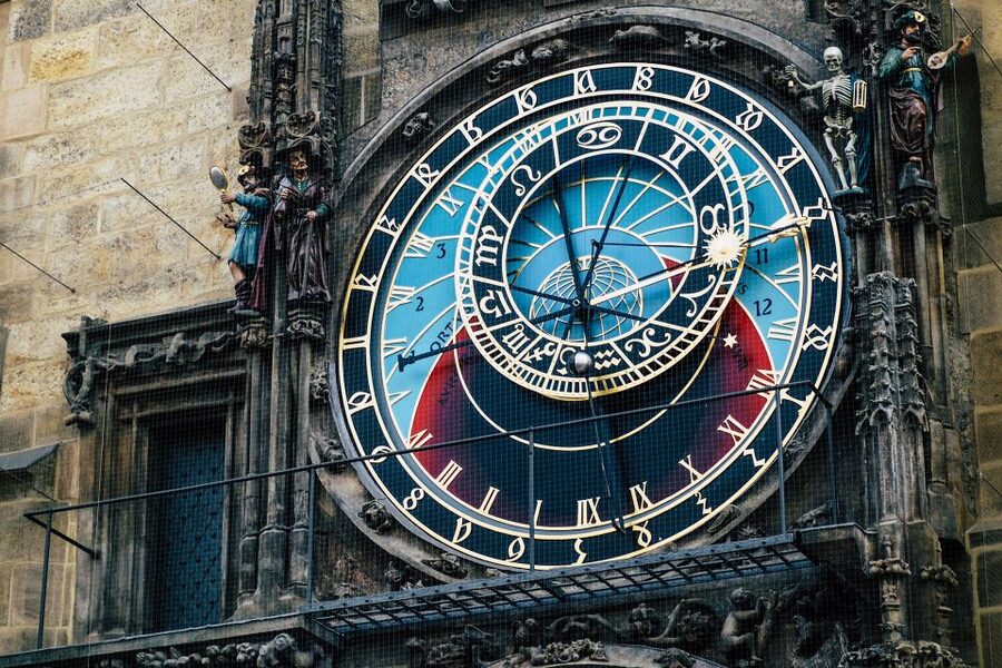 Walking tour of Prague in french: Old Town & Charles Bridge - Why This French Old Town and Charles Bridge Walk Works So Well