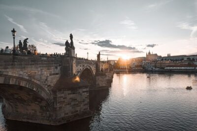 Walking tour of Prague in french: Old Town & Charles Bridge