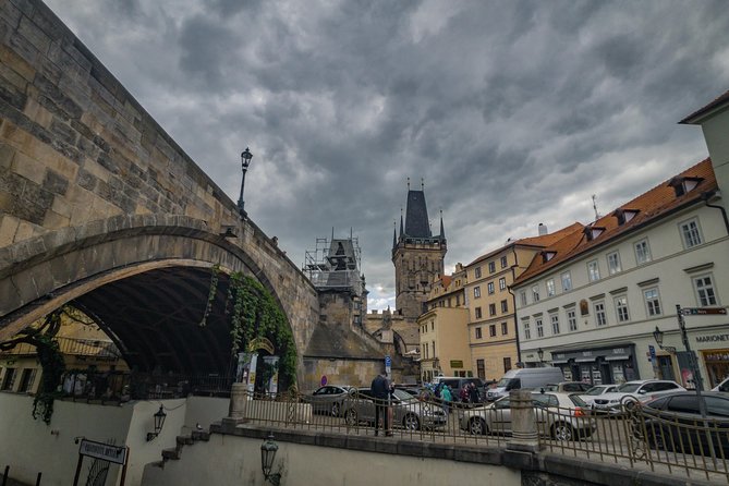 Welcome to Prague - Private Tour with Licensed Guide - Charles Bridge stops with named landmarks you can spot