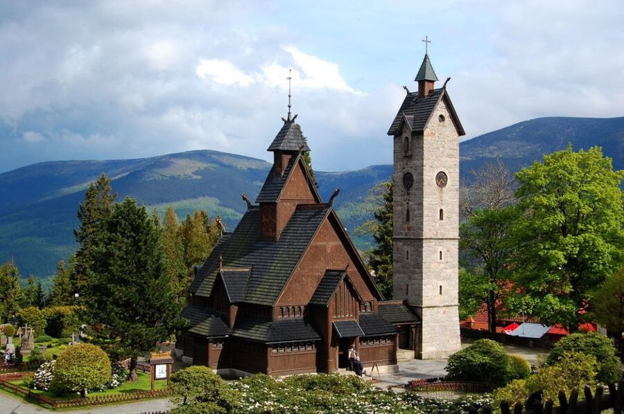 Wroclaw: Giant Mountains & Valley of Palaces Day Tour - Guide and group size: the calm advantage of a small team